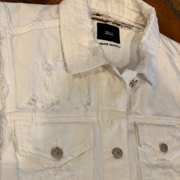 BDG (UO) White Denim Distressed Hip Length Vest - Picture 6 of 7